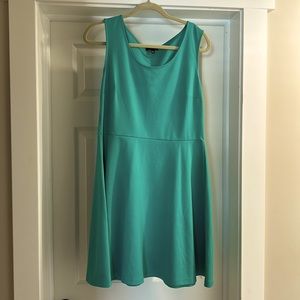 Like new only wore once to graduation!